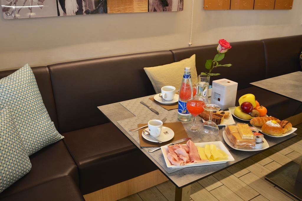 Bed and Breakfast Maison B Турин Экстерьер фото